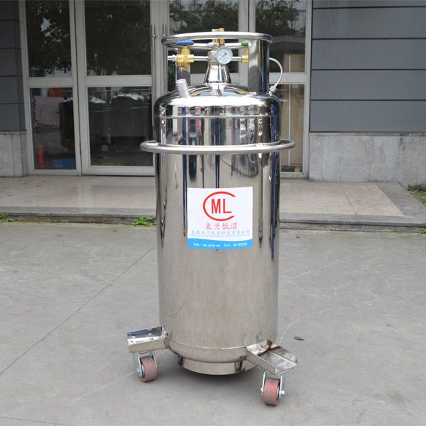 YDZ-200自增压液氮罐主要用于运输和贮存液体介质(液氮、液氧、液氩),亦可作为其它制冷装置的冷源,容器由内胆,外壳及仪表阀门组成,上部有压力表,可方便地观测内胆压力,为提高容器使用安全性配有两个安全阀。 一、 主要参数: 几何容积: 220 L 日蒸损率: 1.2% 排 液 量: 8 L/min 工作压力范围: 0.
