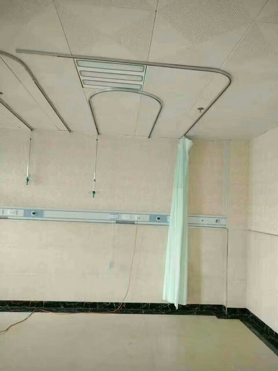 输液轨道,病房专用输液轨道,弧形输液轨道厂家定制,病房输液轨道厂家