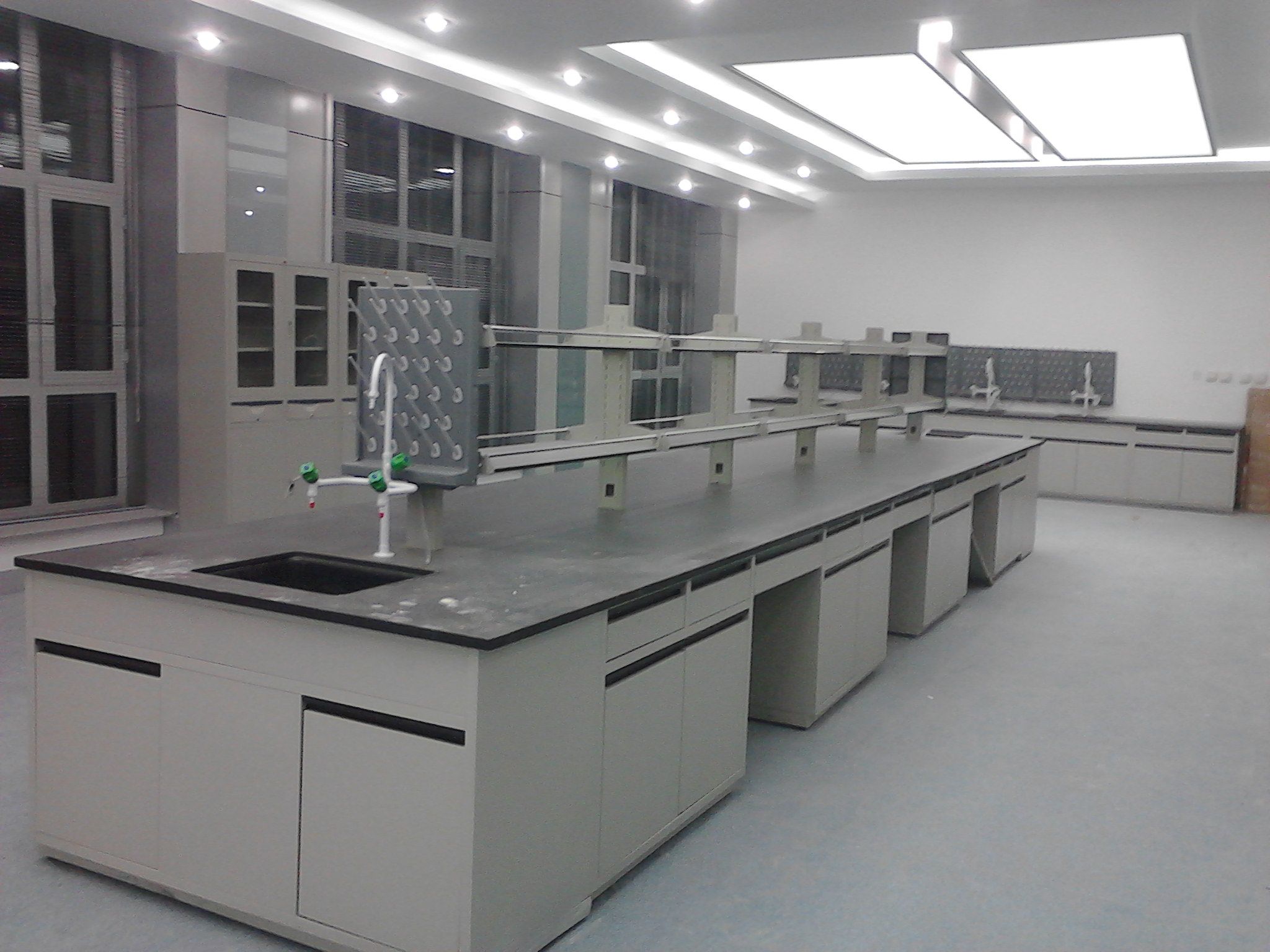 沈阳实验台沈阳洁净实验室实验台沈阳华豪杰泰实验台性价高