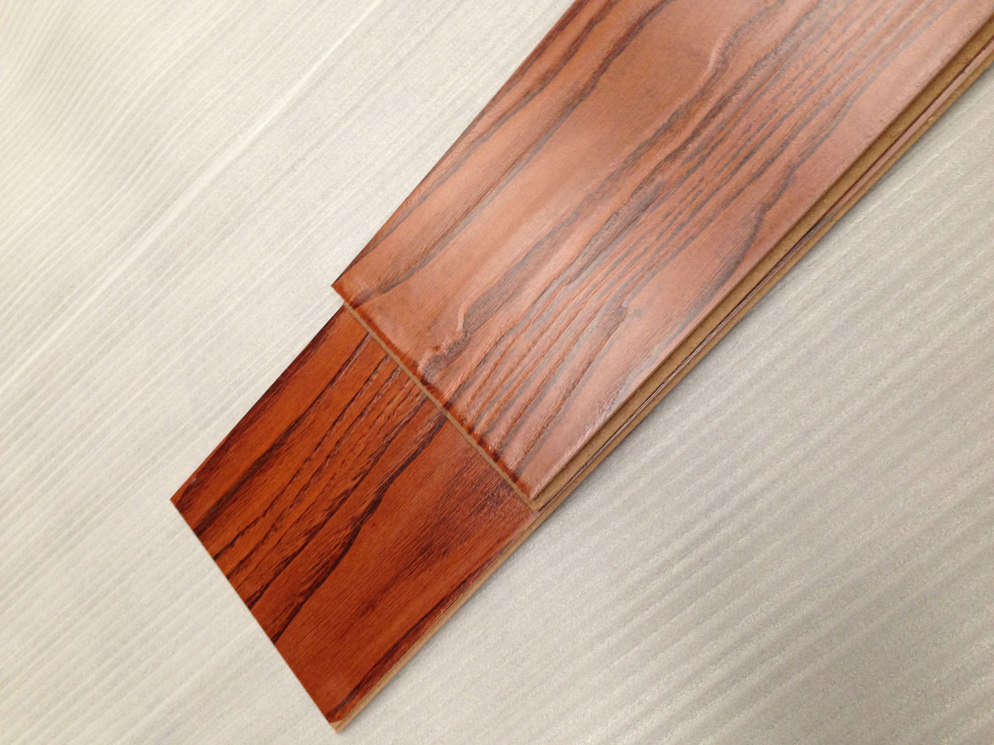 余姚市凯帝悦富贵红仿实木浮雕面强化耐磨家装地板高档地板批发